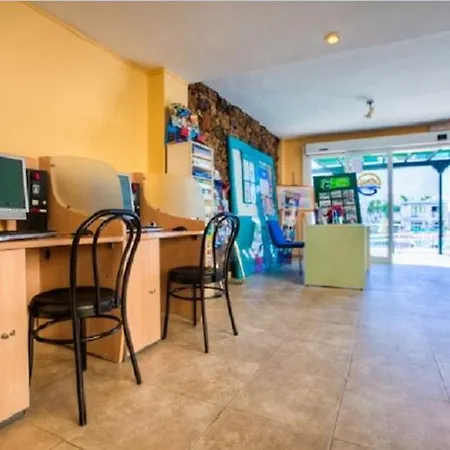 比塔罗拉兰萨罗特俱乐部酒店 * 卡门港