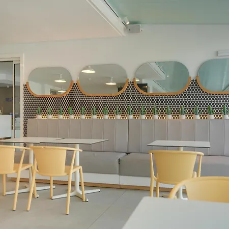 比塔罗拉兰萨罗特俱乐部酒店 公寓 *