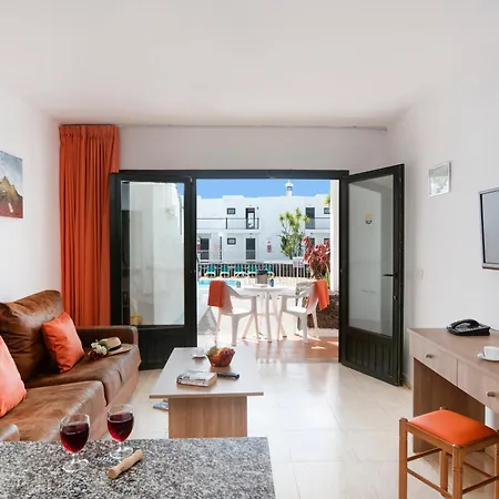 比塔罗拉兰萨罗特俱乐部酒店 公寓 *