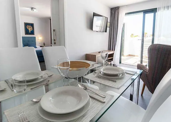 比塔罗拉兰萨罗特俱乐部酒店 *