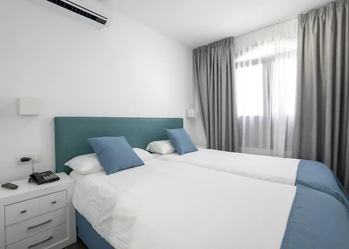 比塔罗拉兰萨罗特俱乐部酒店 *