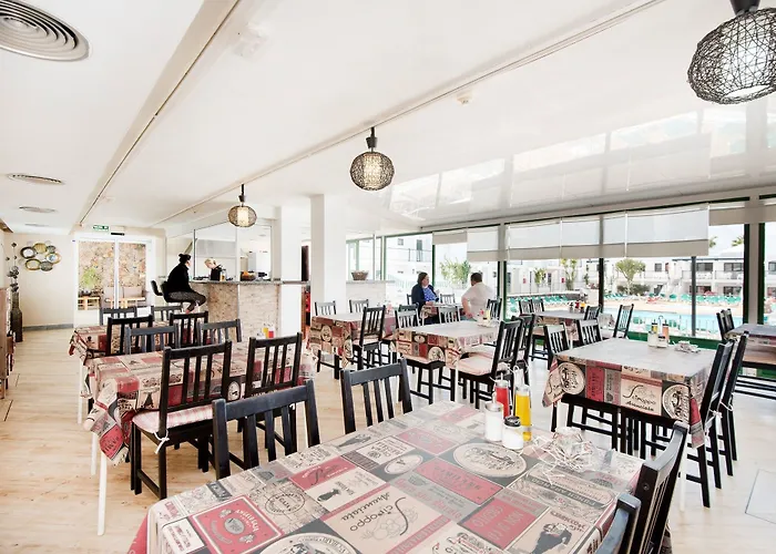 比塔罗拉兰萨罗特俱乐部酒店 *