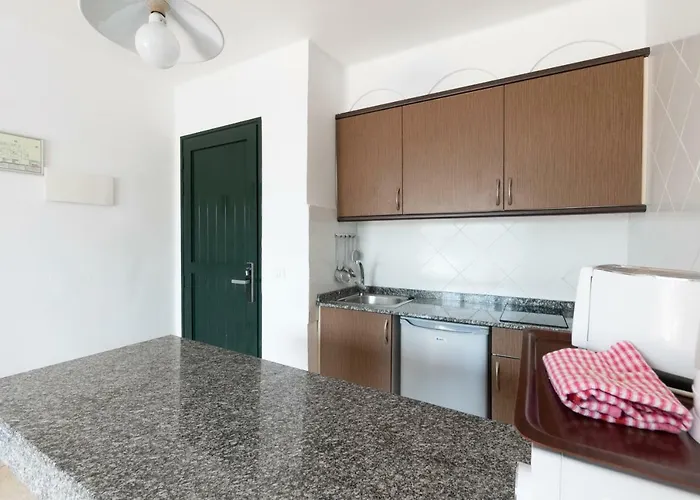 比塔罗拉兰萨罗特俱乐部酒店 *