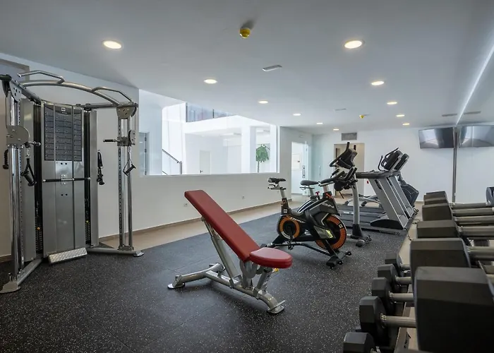 比塔罗拉兰萨罗特俱乐部酒店 公寓 *